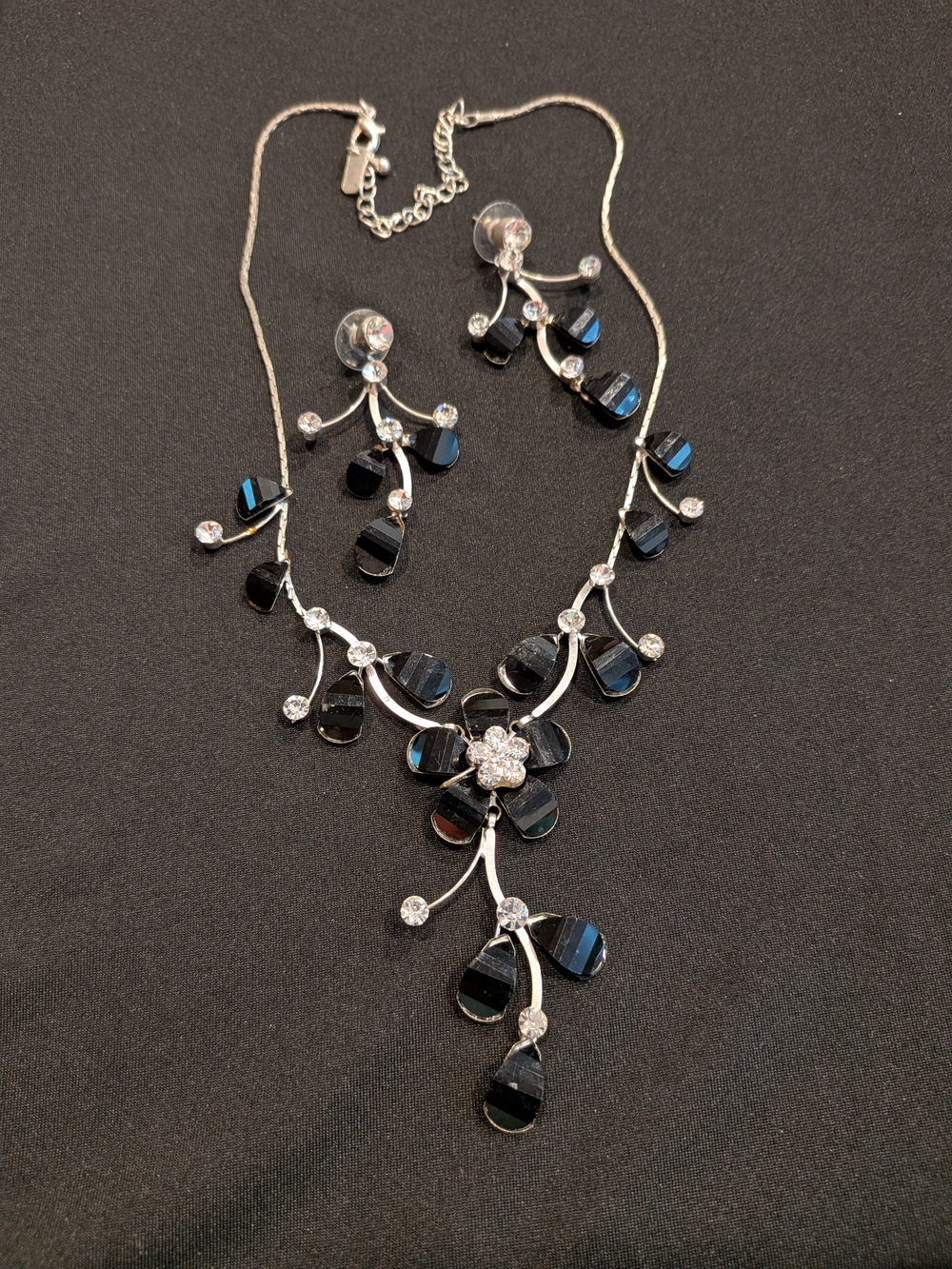 Elegant Black Crystal Floral Necklace and Earring Set